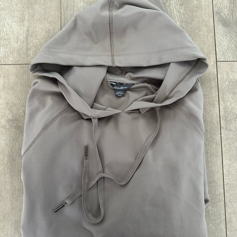 Eddie Bauer Women’s Athletic Hoodie
Women’s size medium
Like new - Picture 10 of 16